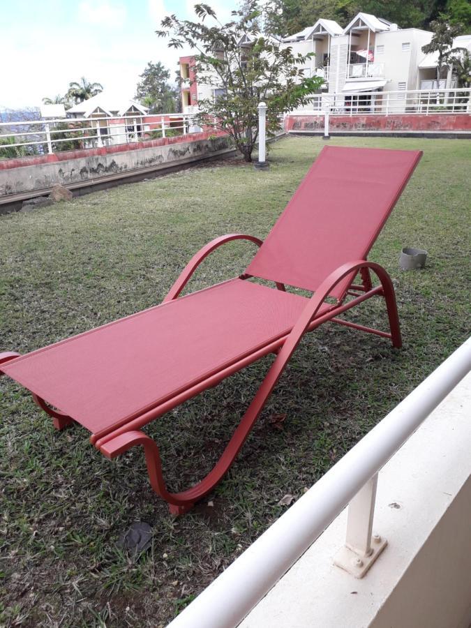 Appartement Colibri De La Baie De Tartane ลา ทรินิเต ภายนอก รูปภาพ
