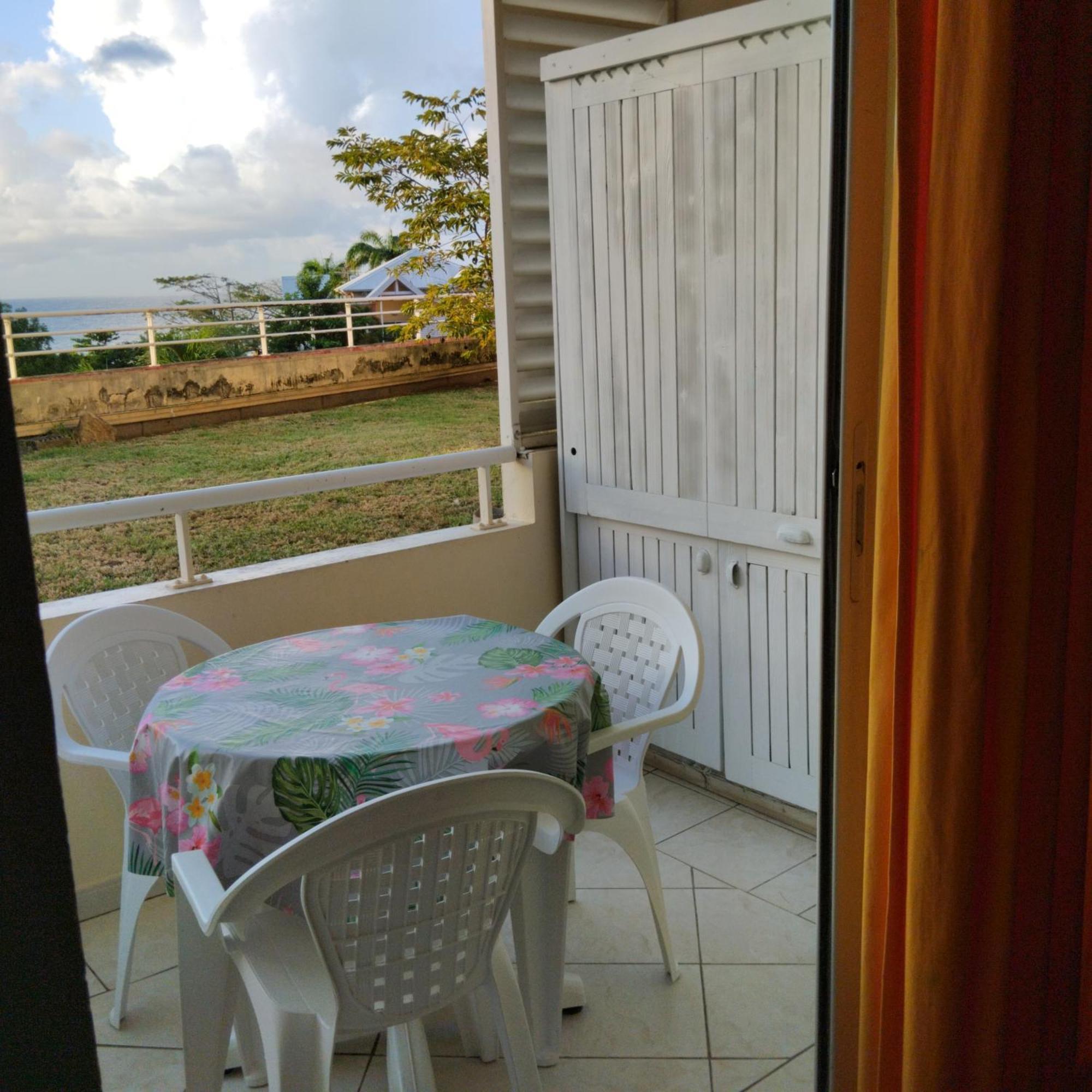 Appartement Colibri De La Baie De Tartane ลา ทรินิเต ภายนอก รูปภาพ