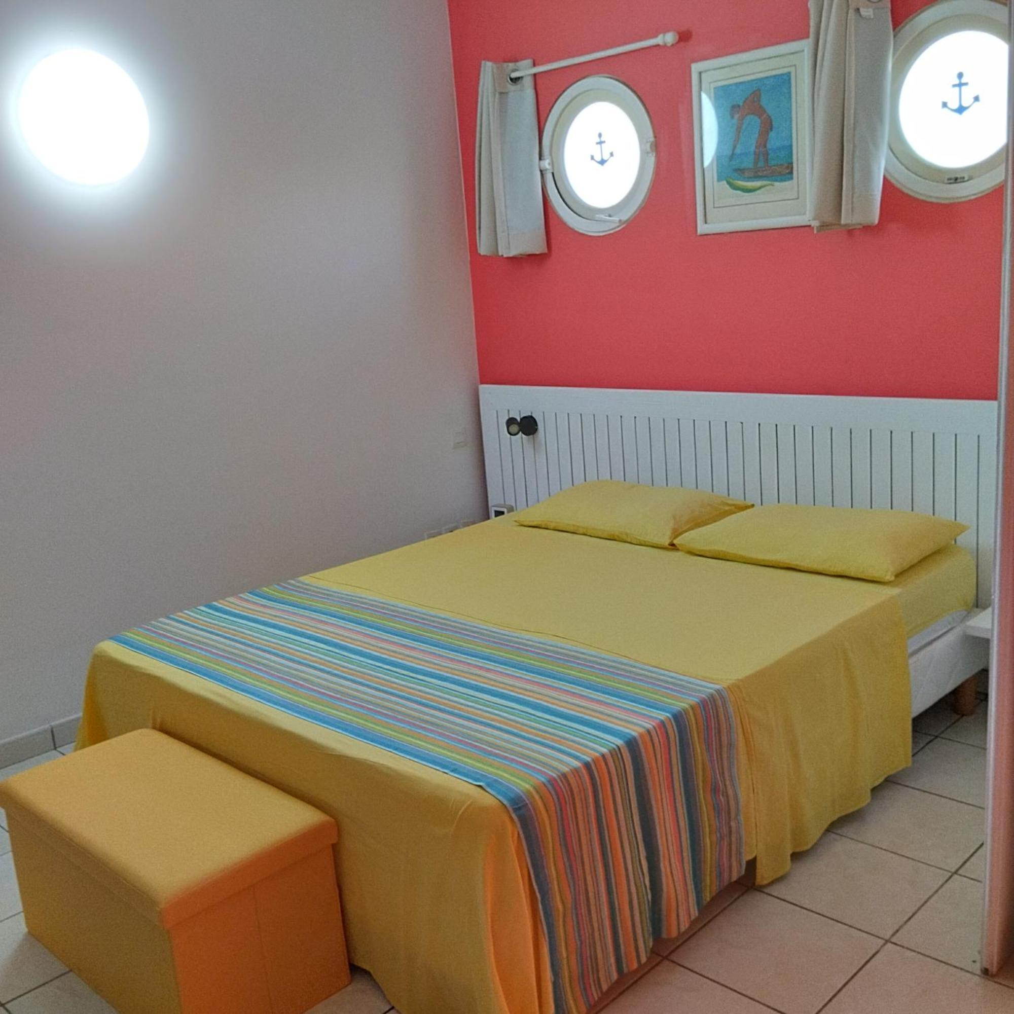 Appartement Colibri De La Baie De Tartane ลา ทรินิเต ภายนอก รูปภาพ